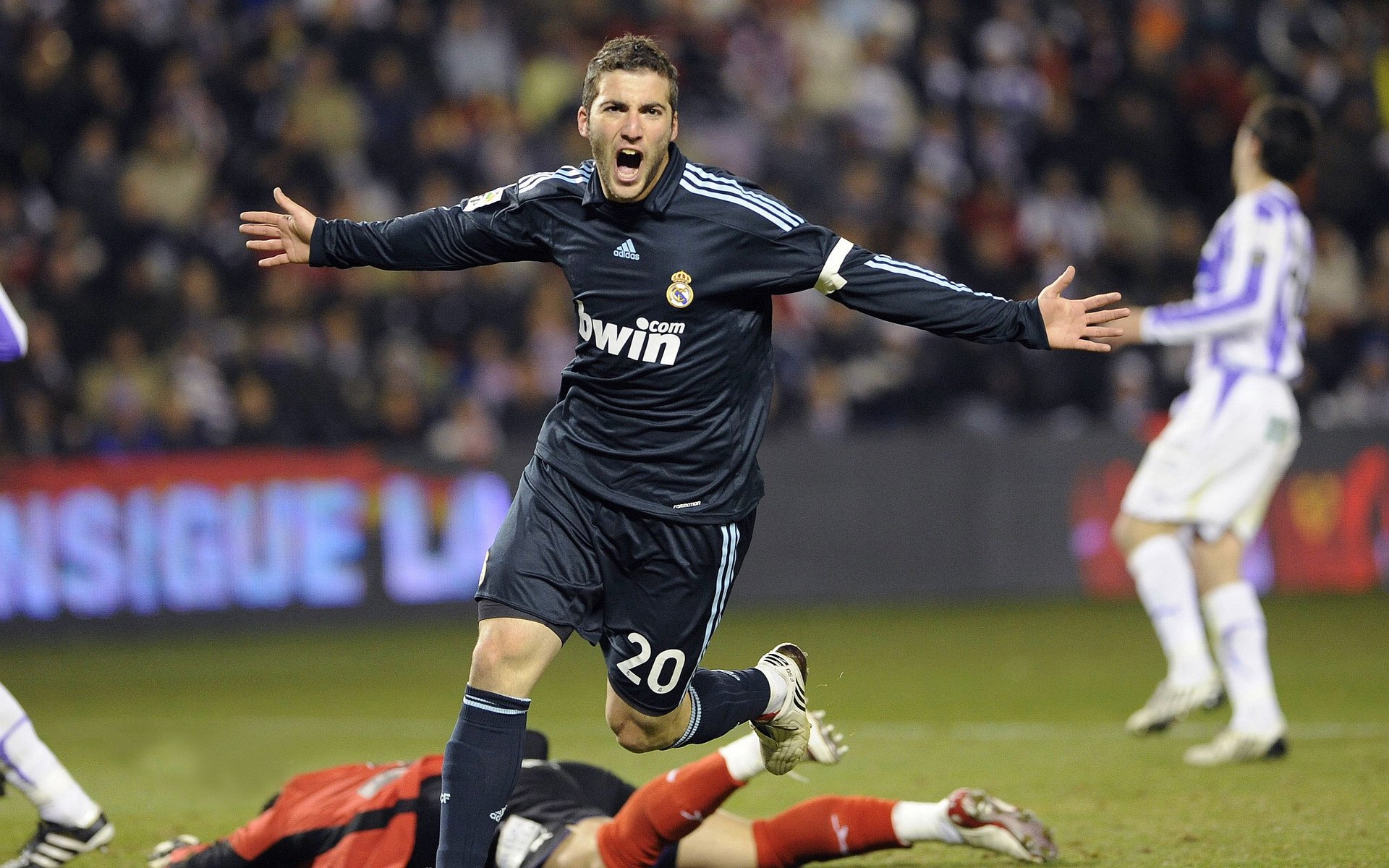 德国国家德比：拜仁对多特，豪门对抗再升级，德国超级杯拜仁vs多特蒙德比分