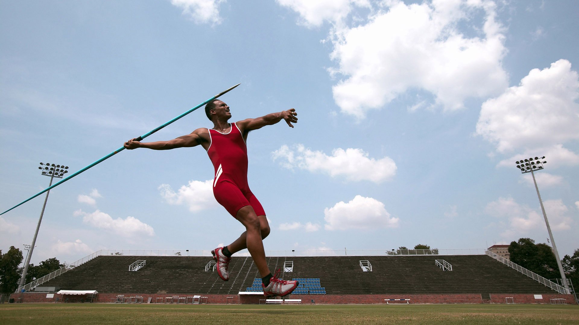 田径运动损伤防护新技术推广应用，田径训练常见的损伤