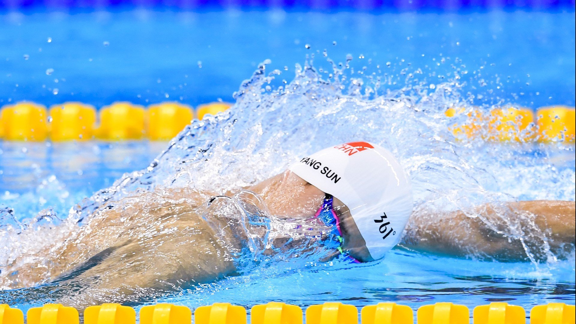 简：凭借敏捷的边路移动，为全黑队带来无数进攻机会